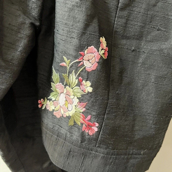 Vtg Y2K Maggy London Black 100% Silk Floral Embroidered Button Jacket Sz 10 Pet - Picture 9 of 11